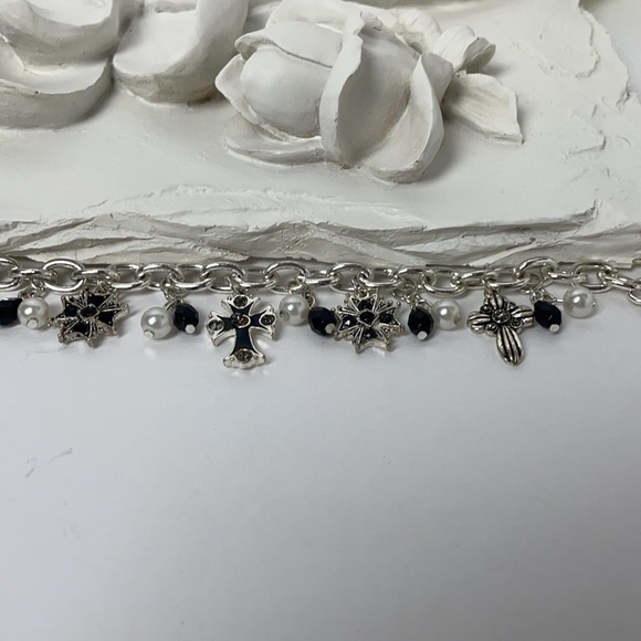 Maltese Cross Charm Bracelet - Pearls & Jet Black Beads Silver Tone Chain - Picture 8 of 11